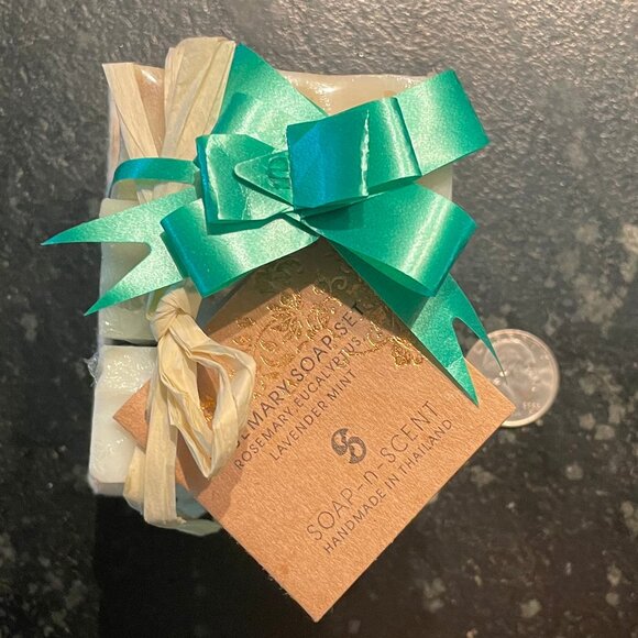 Three-Bar Lavender Soap Set in Gift Box (NWT) - Picture 8 of 10